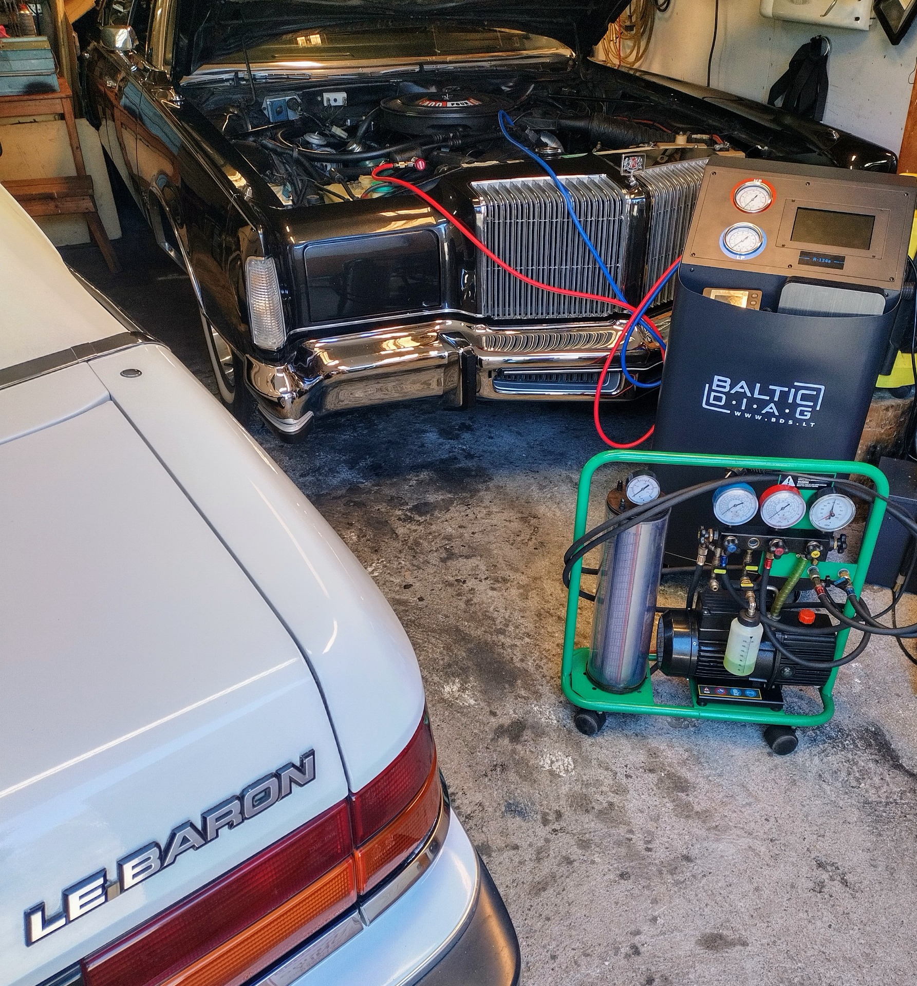 Harrasteautot tuntevaa ilmastointihuoltoa.